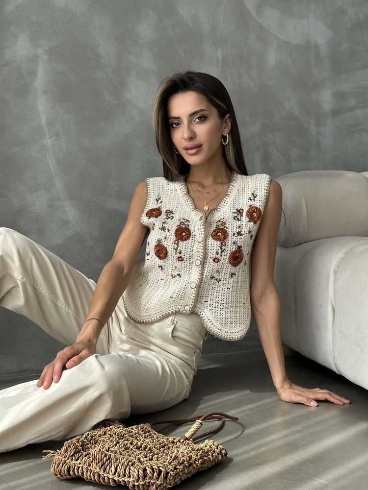 Nova Vintage Crochet Vest - White/Brick Red